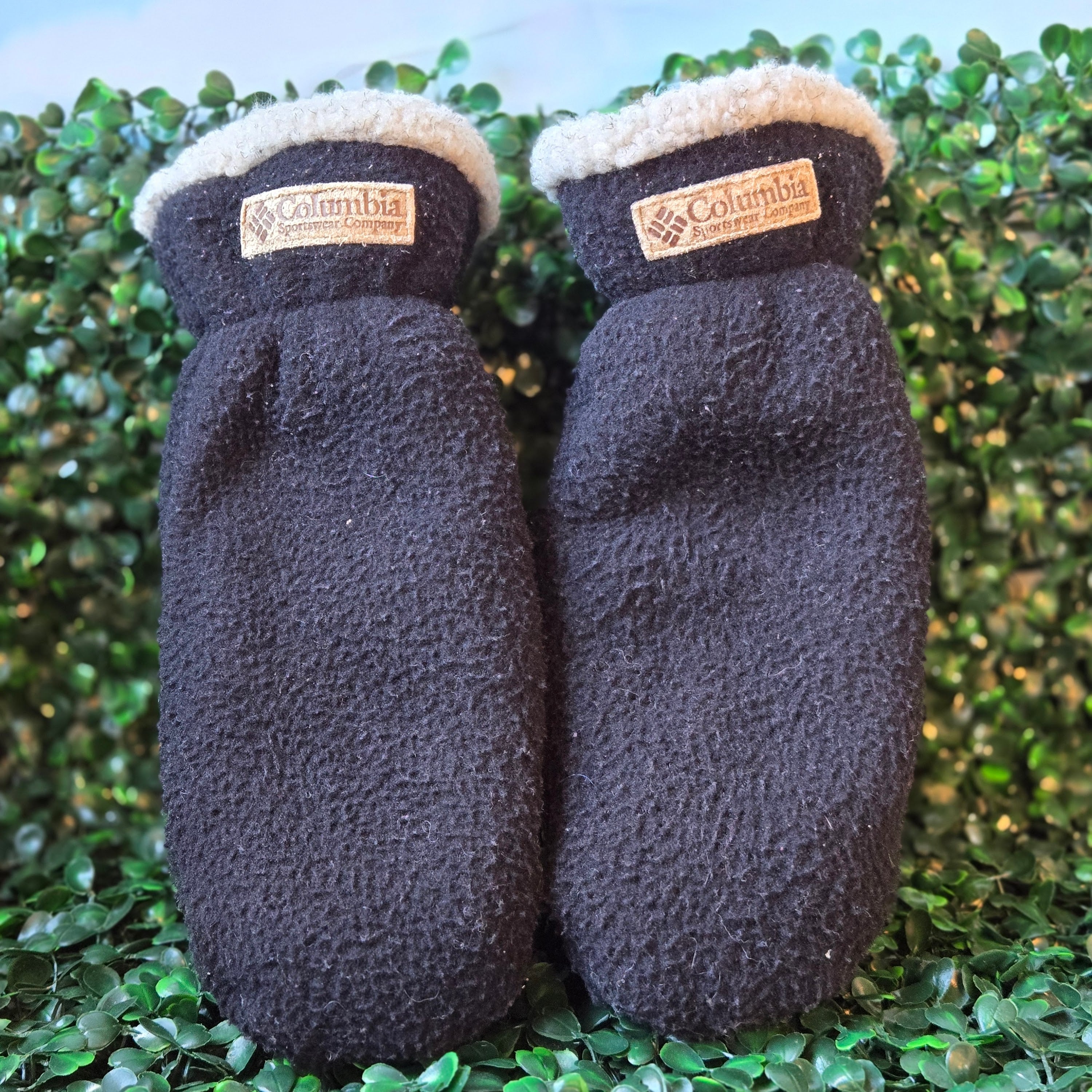 Columbia Mittens * Curated Resale * Black Lined winter gloves