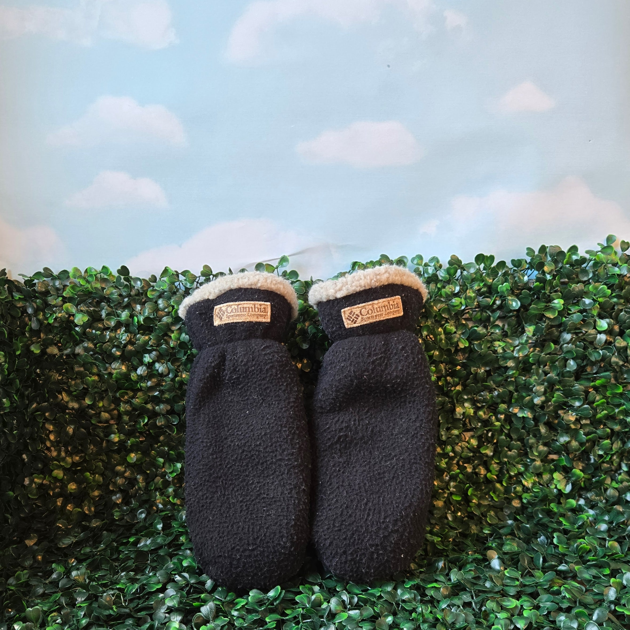 Columbia Mittens * Curated Resale * Black Lined winter gloves