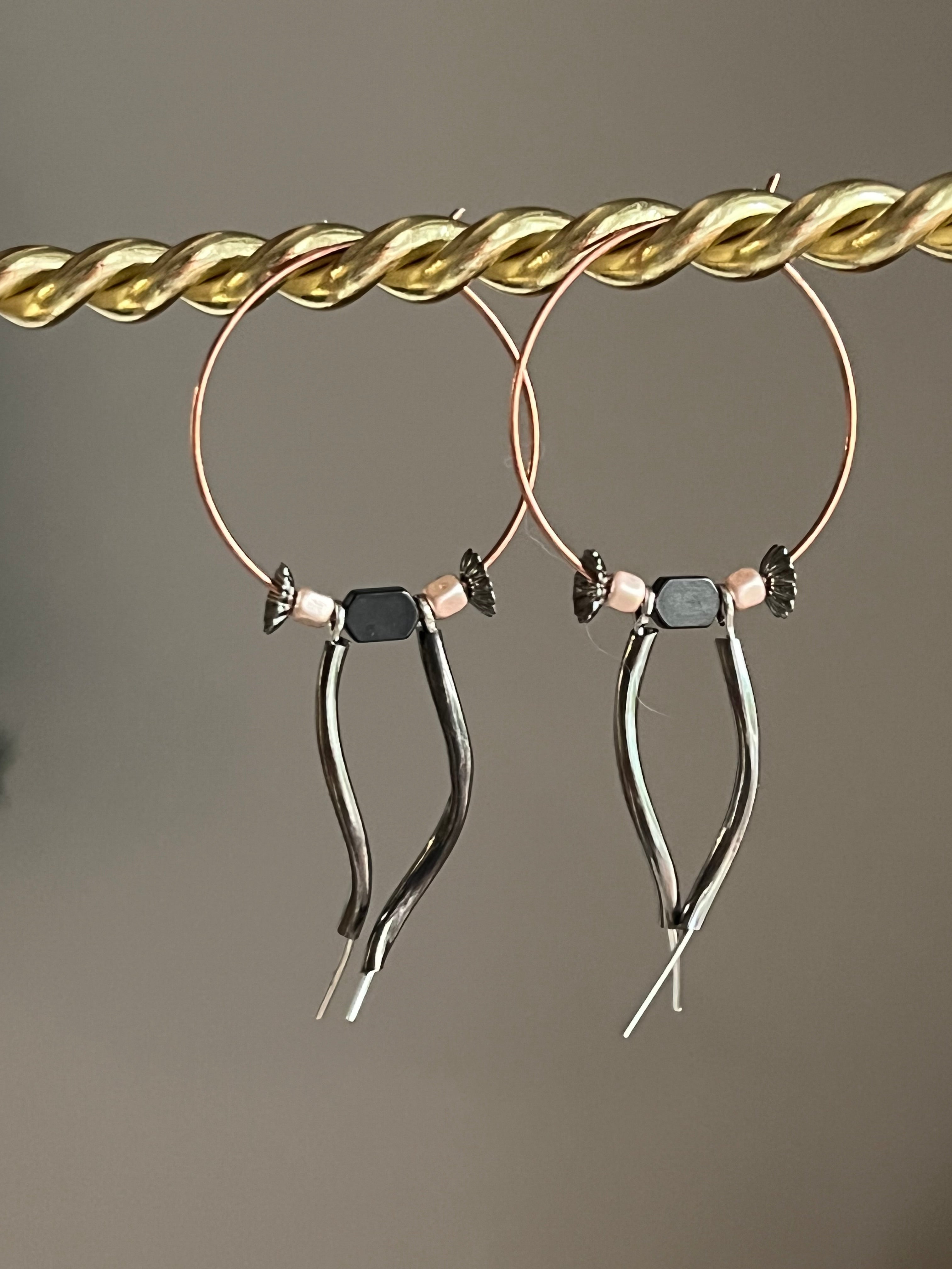 HEMATITE + METAL DANCER | Earrings