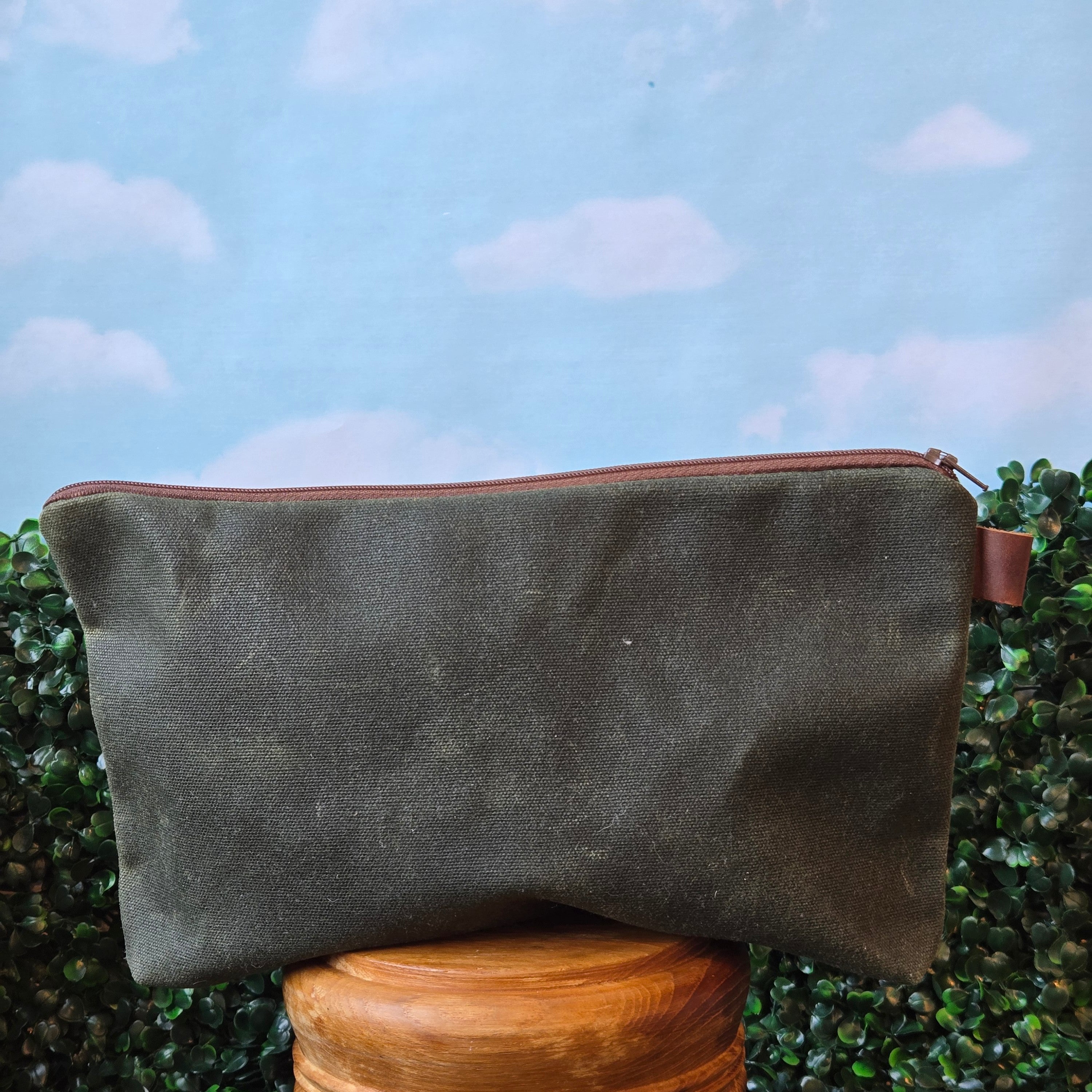 Waxed canvas and leather zipper pouch * Flowers * Floral applique